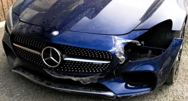 Mercedes bleue Avant